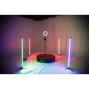 Alquiler plataforma giratoria con iluminacion alta